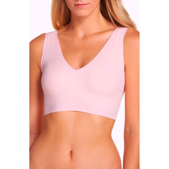 True & Co. Other - TRUE & CO. VNECK WIRELESS BRA 💖IN STORES💖